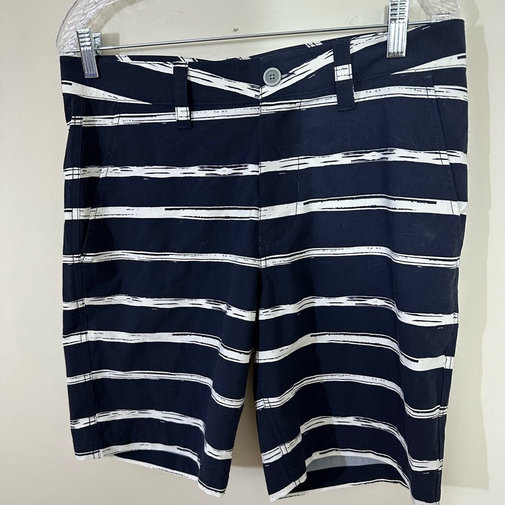 Southern tide sz med men’s shorts in navy and white newer